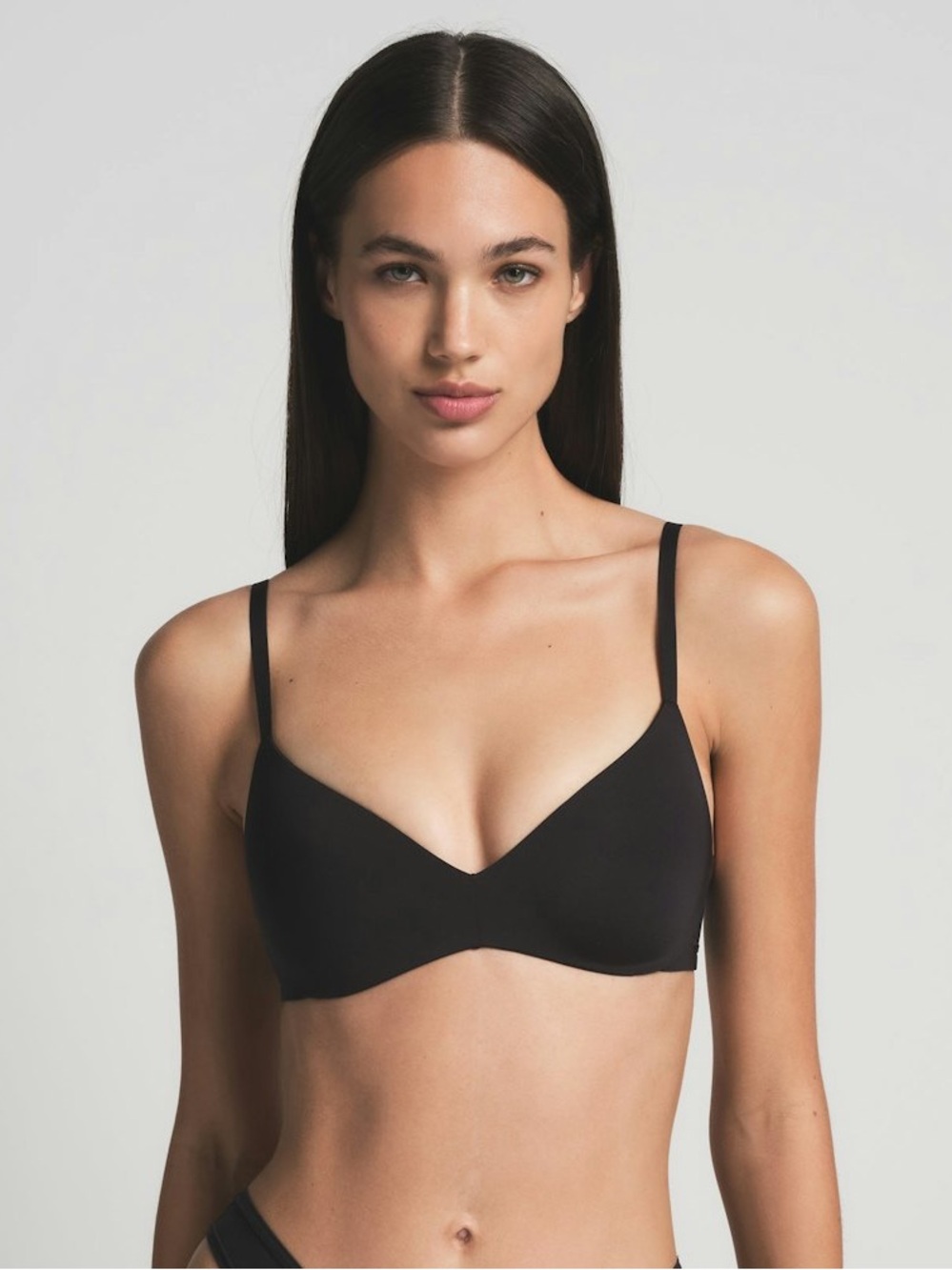 Skims Wireless Form Push Up Plunge Bra Size 34C Onyx Black